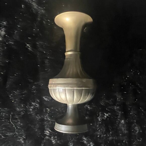 VTG 70s solid brass 9" tall vase - Picture 5 of 8